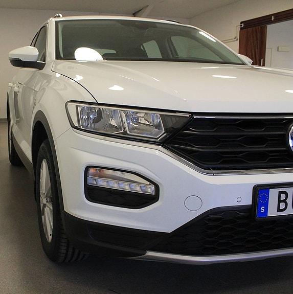 Volkswagen T-Roc 5 of 9