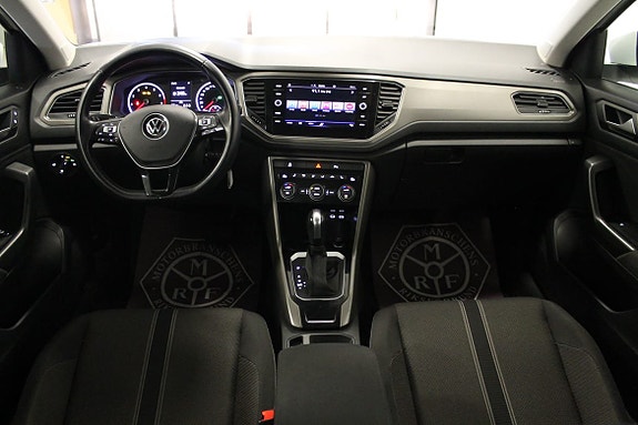 Volkswagen T-Roc 8 of 9