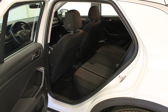 Volkswagen T-Roc 9 of 9