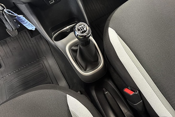Toyota Aygo 11 of 20