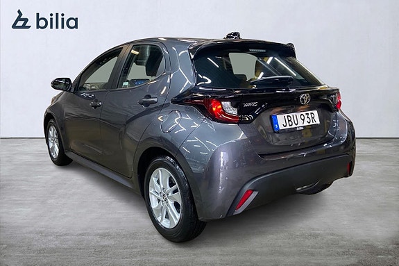 Toyota Yaris 2 of 21