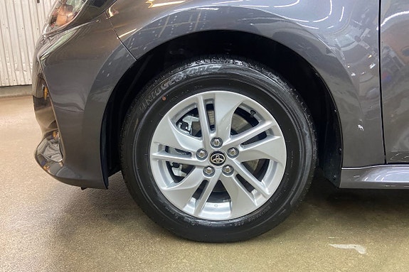 Toyota Yaris 17 of 21