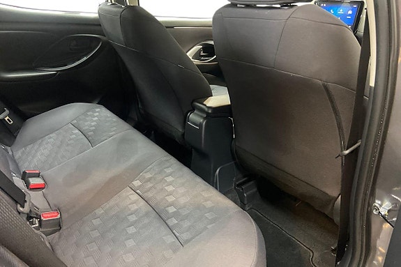 Toyota Yaris 9 of 21