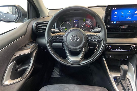 Toyota Yaris 11 of 21