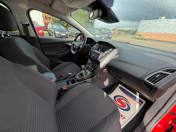 Ford Focus 13 of 20