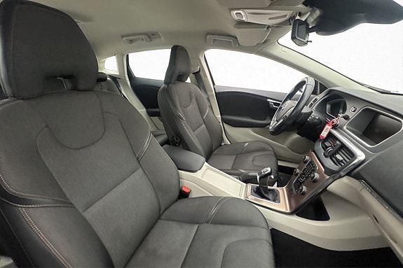 Volvo V40 Cross Country 18 of 20