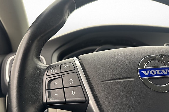 Volvo V40 Cross Country 10 of 20