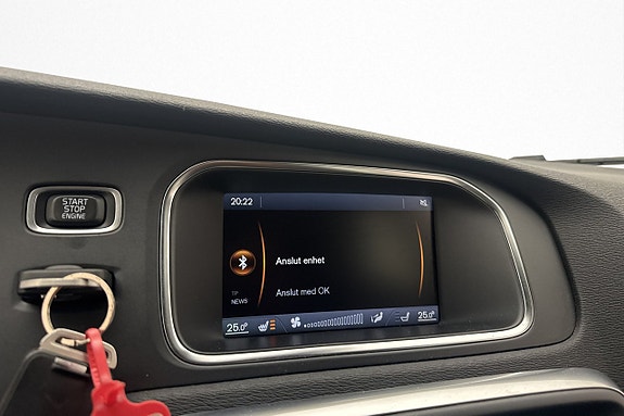 Volvo V40 Cross Country 15 of 20