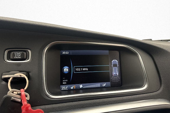 Volvo V40 Cross Country 13 of 20