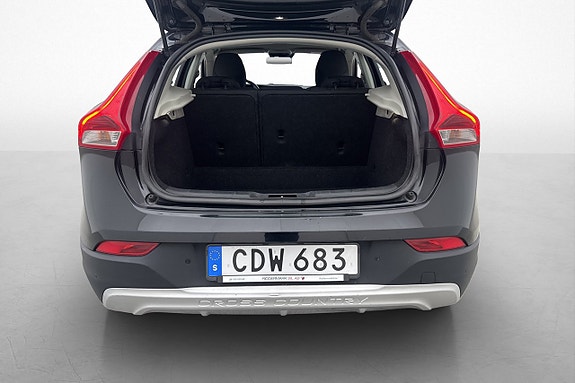 Volvo V40 Cross Country 20 of 20