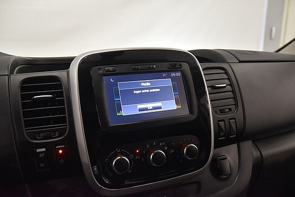 Renault Trafic 14 of 18