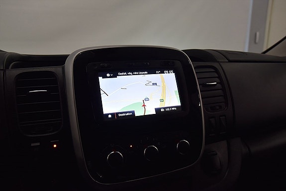 Renault Trafic 13 of 18