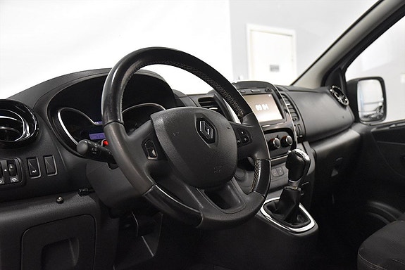 Renault Trafic 8 of 18