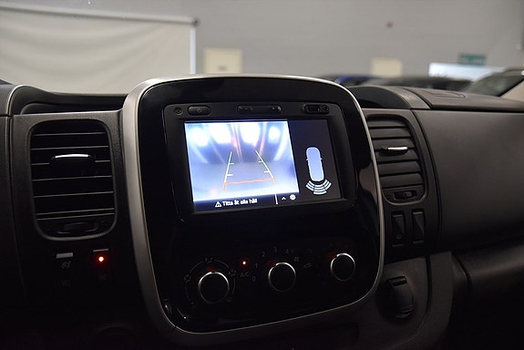 Renault Trafic 12 of 18