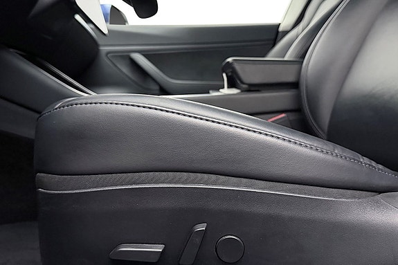 Tesla Model 3 15 of 30
