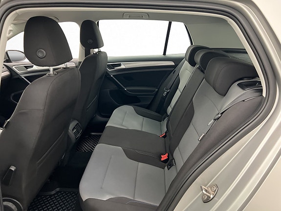 Volkswagen e-Golf VII 25 of 30