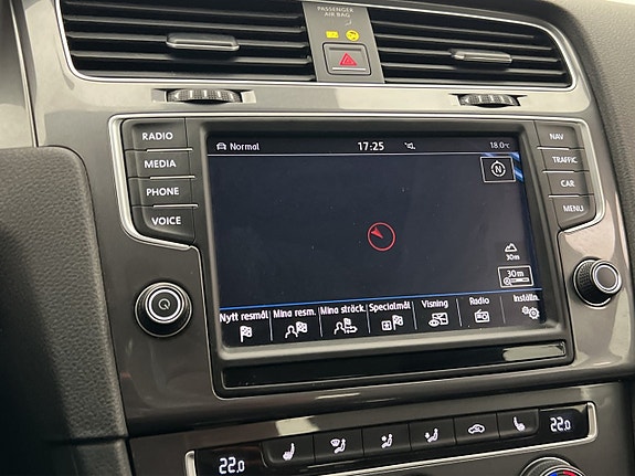 Volkswagen e-Golf VII 19 of 30