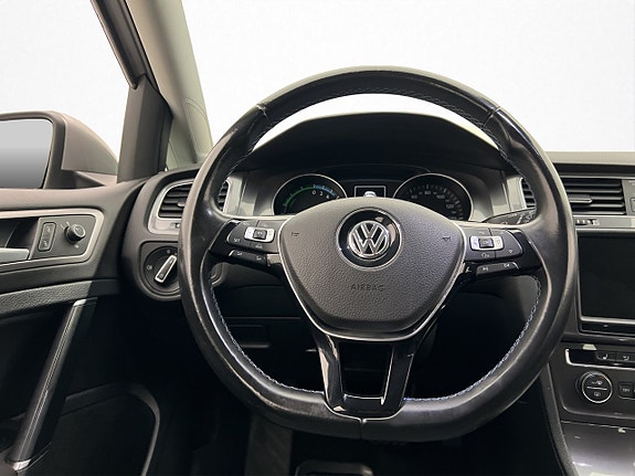Volkswagen e-Golf VII 13 of 30