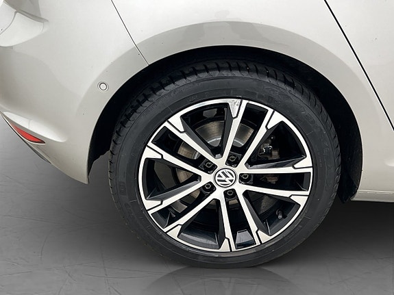 Volkswagen e-Golf VII 29 of 30