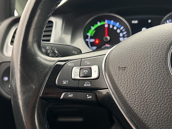Volkswagen e-Golf VII 15 of 30