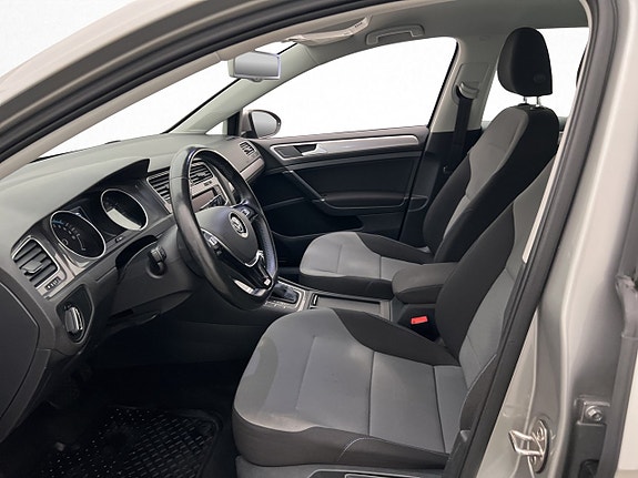 Volkswagen e-Golf VII 11 of 30