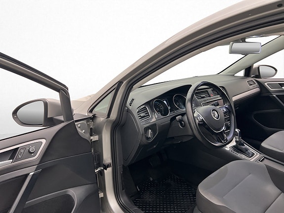 Volkswagen e-Golf VII 10 of 30