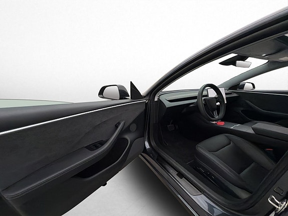 Tesla Model 3 10 of 30