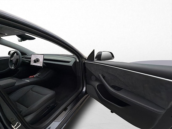 Tesla Model 3 26 of 30