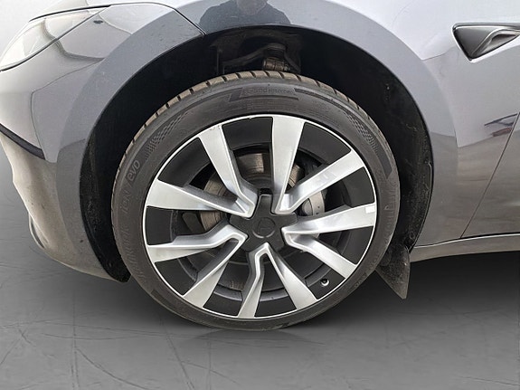 Tesla Model 3 30 of 30
