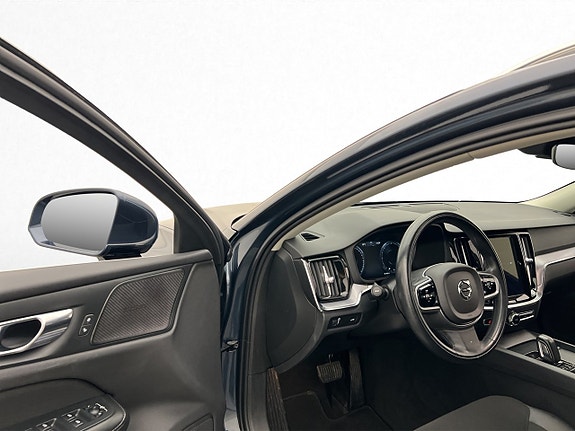 Volvo V60 11 of 30