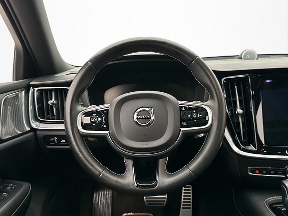 Volvo V60 12 of 30