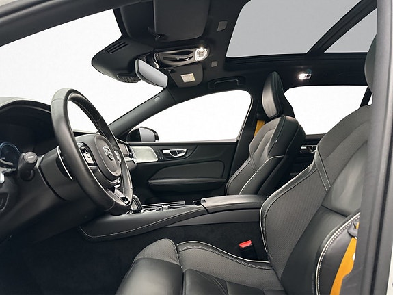 Volvo V60 10 of 30