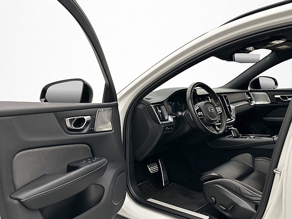 Volvo V60 9 of 30
