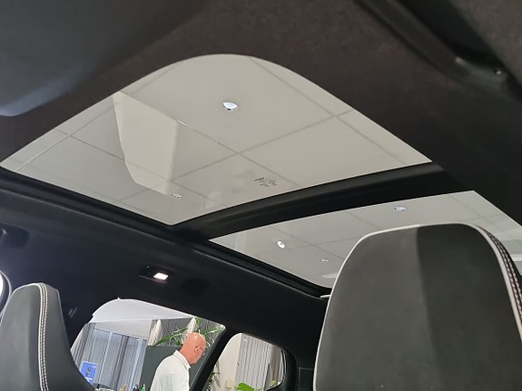 Volvo EX40 17 of 18