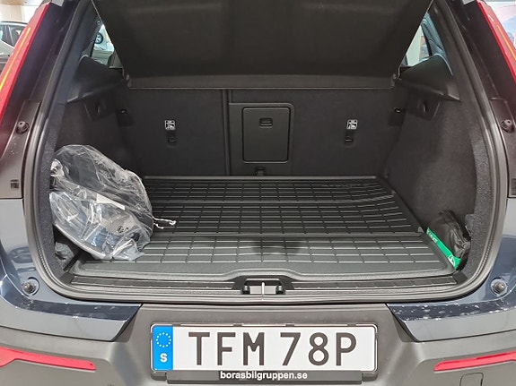 Volvo EX40 13 of 18
