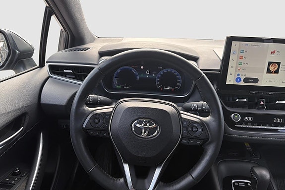 Toyota Corolla 11 of 16