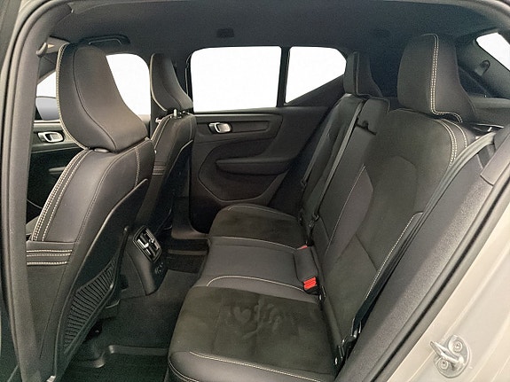 Volvo XC40 30 of 30