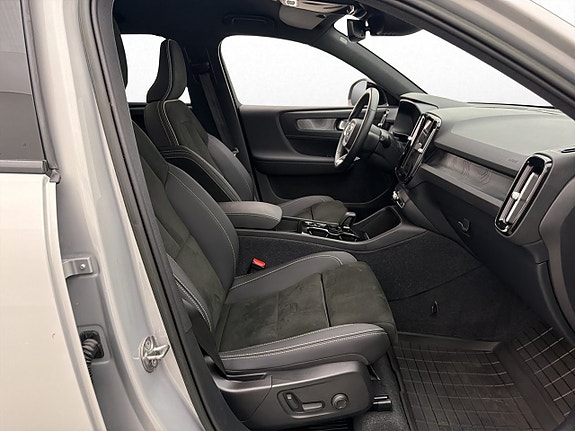 Volvo XC40 28 of 30