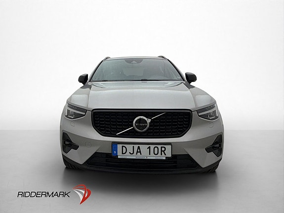 Volvo XC40 2 of 30