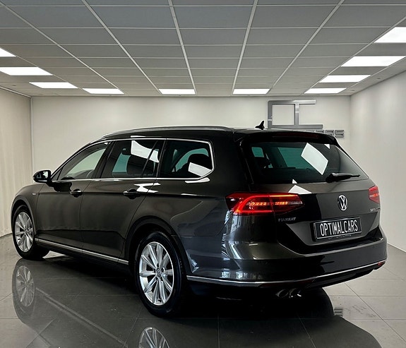 Volkswagen Passat 8 of 18