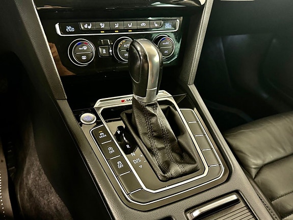 Volkswagen Passat 17 of 18