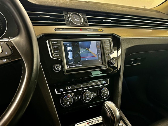 Volkswagen Passat 5 of 18