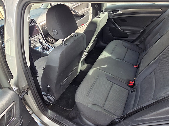 Volkswagen Golf VII 5 of 7