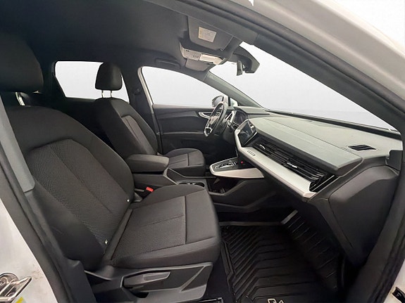 Audi Q4 e-tron 26 of 30