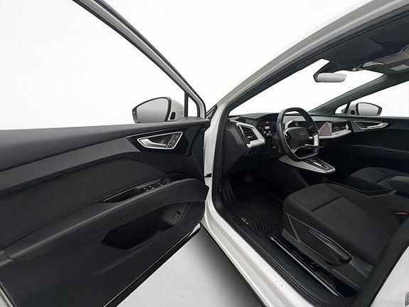 Audi Q4 e-tron 11 of 30