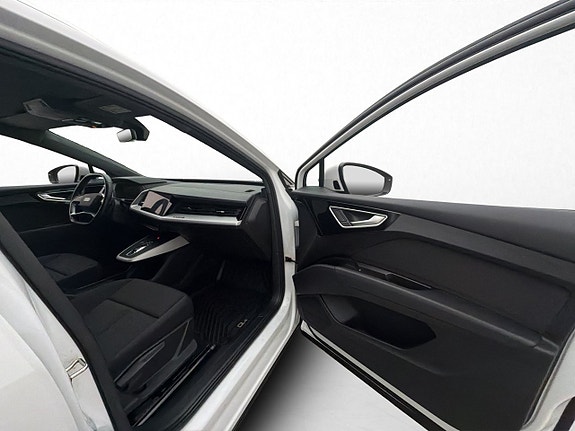 Audi Q4 e-tron 27 of 30