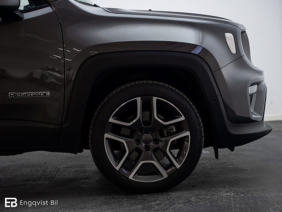 Jeep Renegade 13 of 30