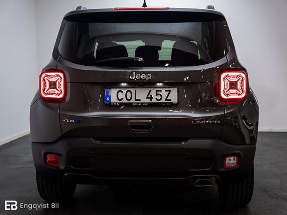 Jeep Renegade 15 of 30