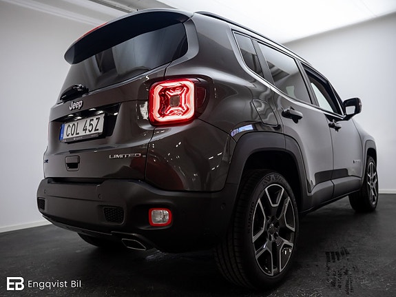 Jeep Renegade 14 of 30