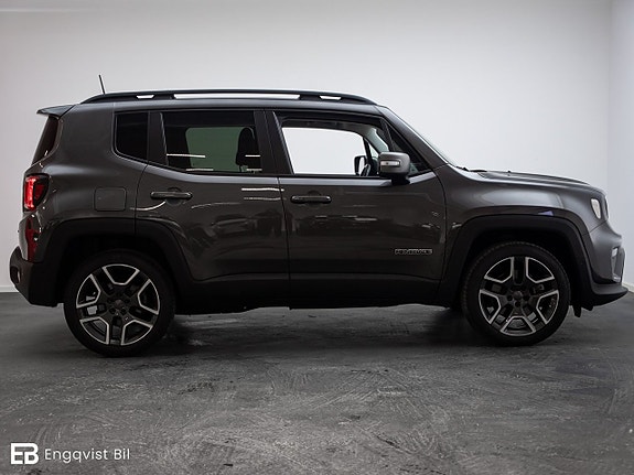 Jeep Renegade 11 of 30